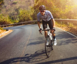 Read more about the article Profesionalni biciklisti danas pristupaju ishrani sa naučnom preciznošću